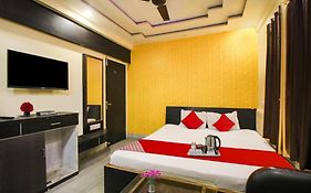 Eco Park Guest House 3*